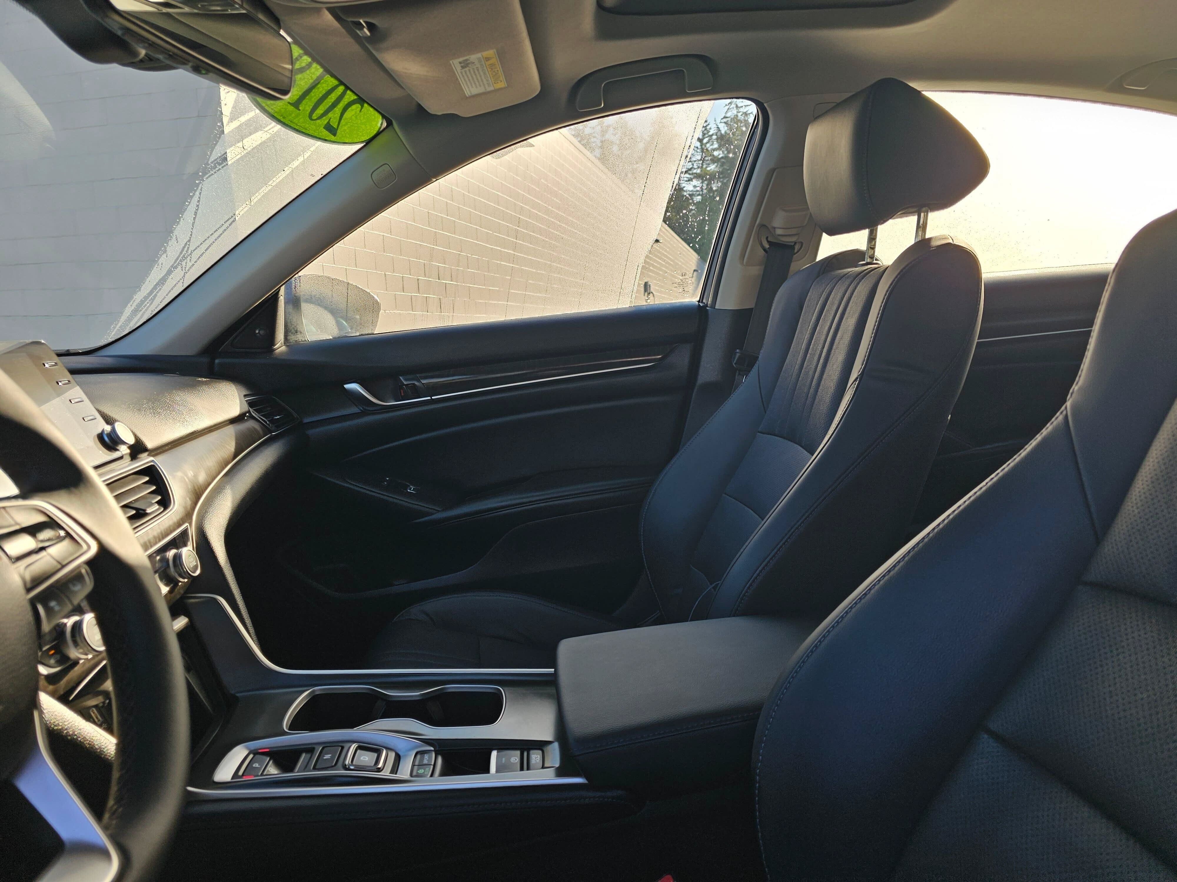 Used 2018 Honda Accord Touring image 24