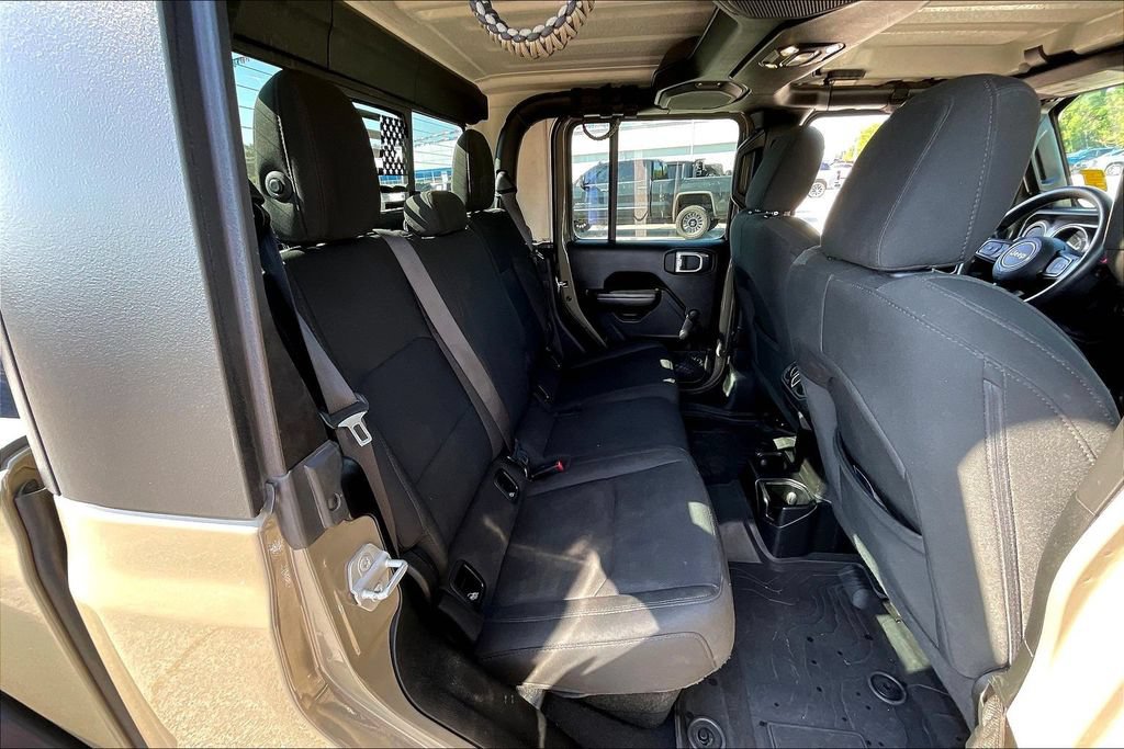Used 2020 Jeep Gladiator Sport AWD/4WD image 23