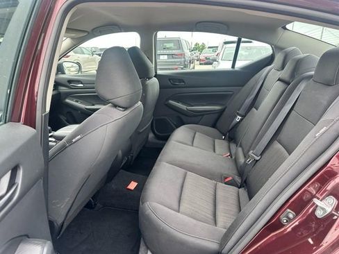 Used 2024 Nissan Altima 2.5 SV FWD image 11