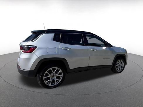 Used 2025 Jeep Compass Limited AWD/4WD image 15