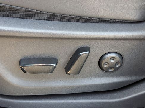 Used 2023 Nissan Ariya FWD image 16