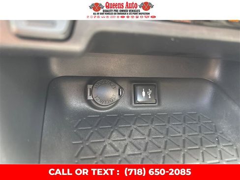 Used 2019 Toyota RAV4 XLE FWD image 46