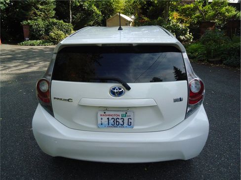 Used 2014 Toyota Prius C Two FWD image 7