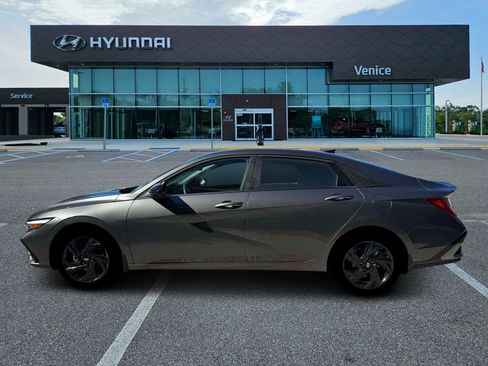 New 2026 Hyundai Elantra SEL Sport Premium w/ Cargo Package FWD image 3