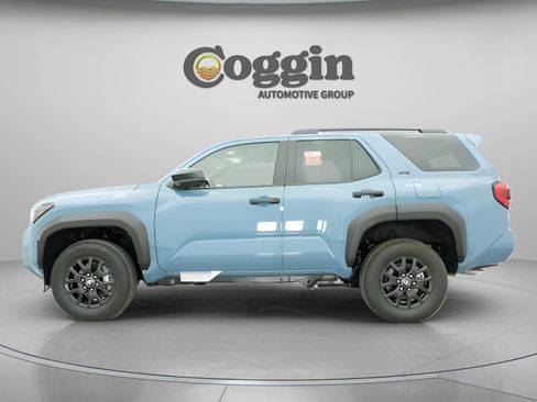 Used 2025 Toyota 4Runner SR5 RWD image 19