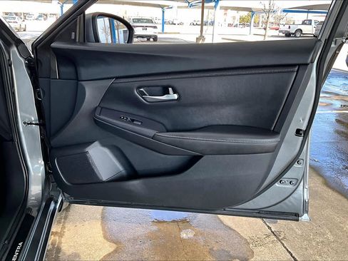 Used 2024 Nissan Sentra SV image 23