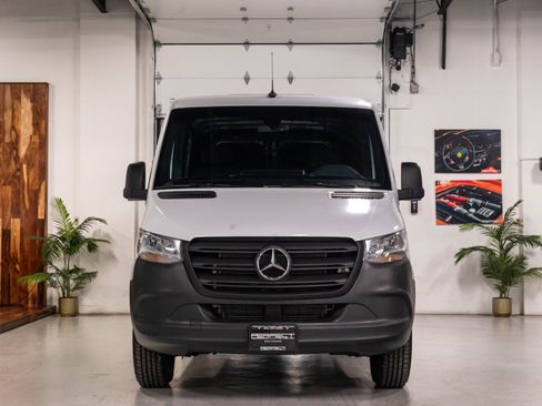 Used 2021 Mercedes-Benz Sprinter 2500 w/ Driver Convenience Package image 40