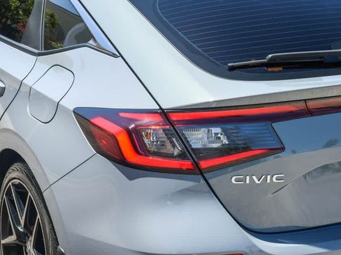 Used 2024 Honda Civic Sport Touring image 6