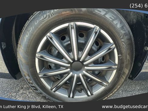 Used 2016 Toyota Camry LE w/ Moonroof Package FWD image 10
