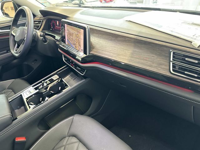 New 2025 Volkswagen Atlas SEL Premium R-Line AWD/4WD image 30