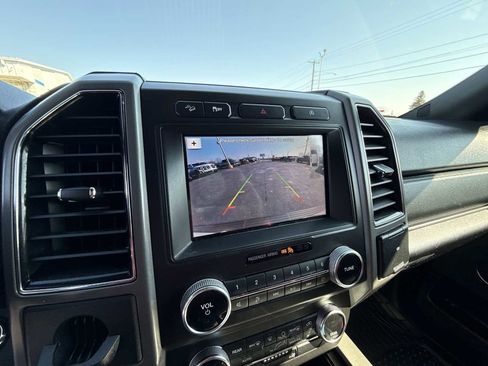 Used 2019 Ford Expedition XLT AWD/4WD image 22