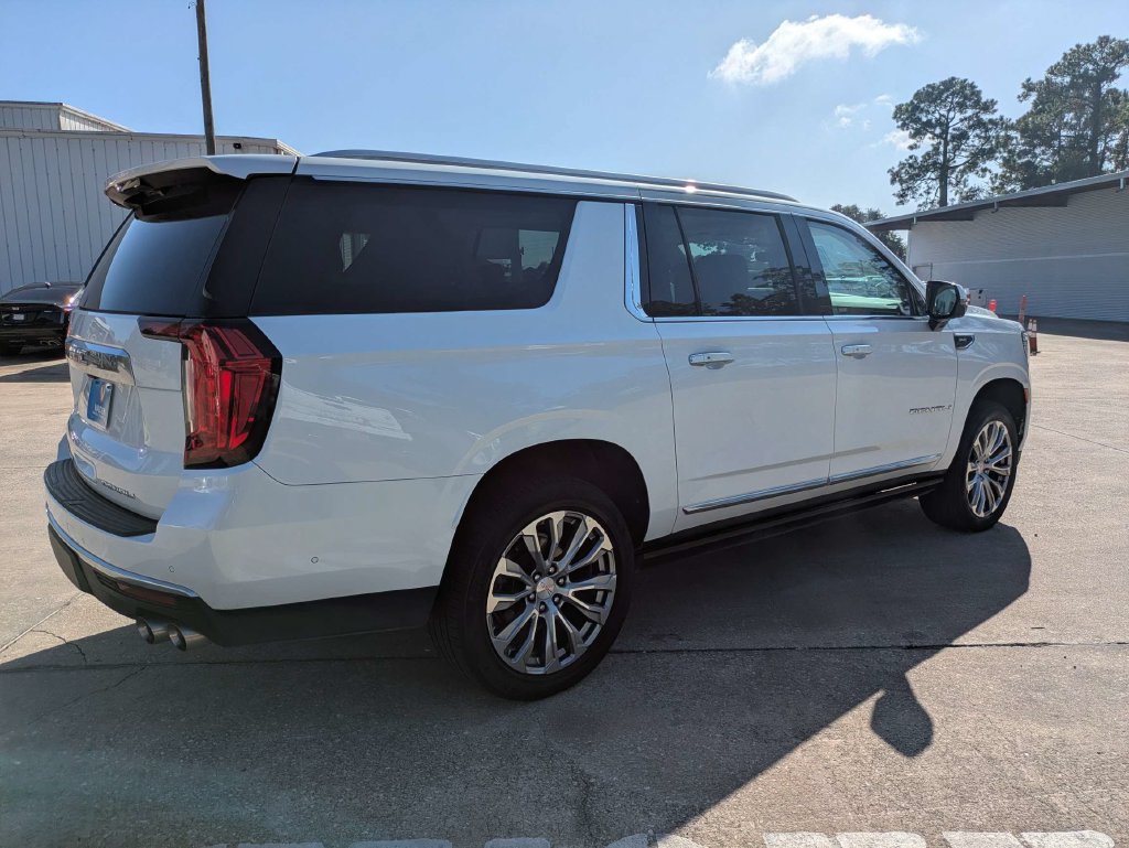 Used 2023 GMC Yukon XL Denali w/ Denali Reserve Package AWD/4WD image 26