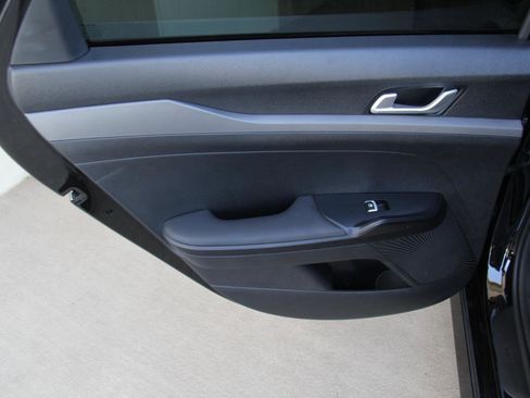 Used 2025 Kia K5 LXS image 24