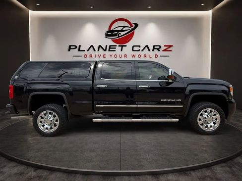 Used 2016 GMC Sierra 2500 Denali w/ Duramax Plus Package AWD/4WD image 6