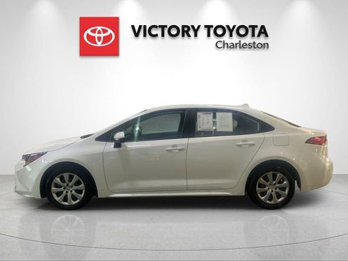 Used 2026 Toyota Corolla LE FWD image 2
