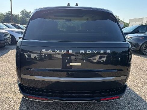 Used 2025 Land Rover Range Rover SE AWD/4WD image 6