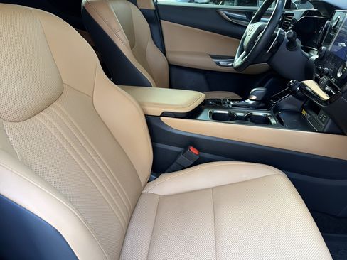 Certified 2025 Lexus NX 250 FWD w/ Accessory Package (2T) image 37