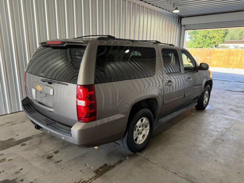 Used 2013 Chevrolet Suburban LT RWD image 5