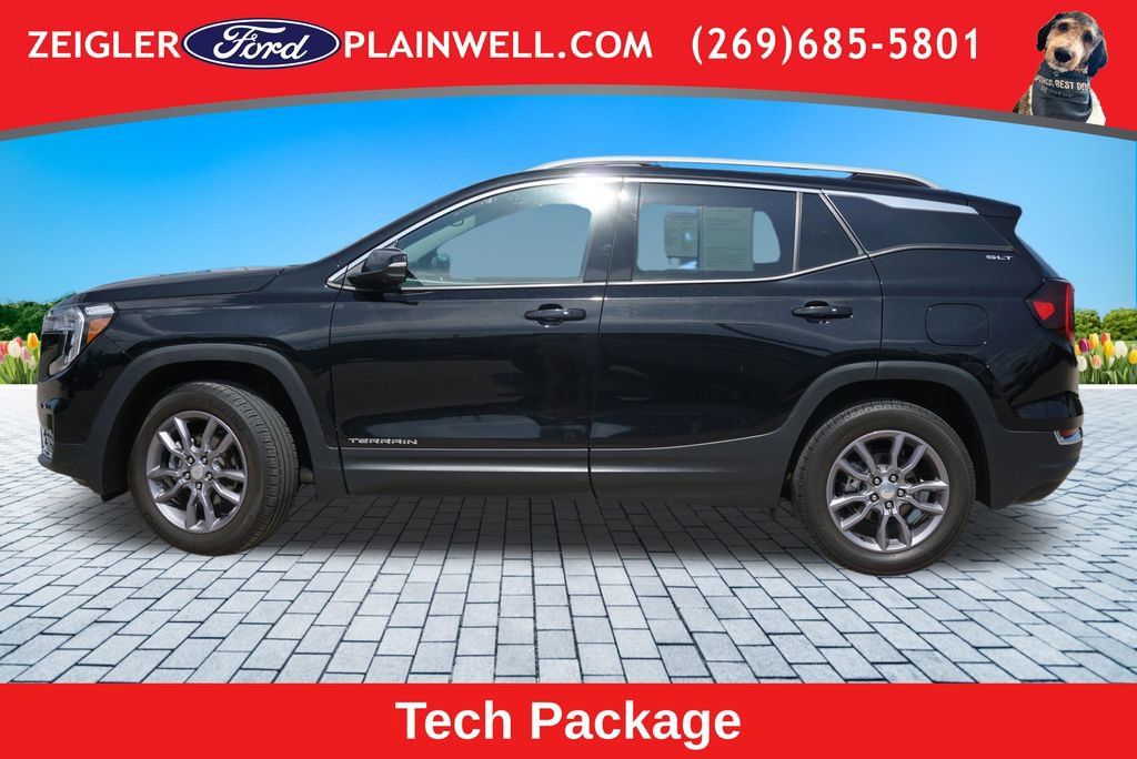 Used 2022 GMC Terrain SLT w/ Tech Package AWD/4WD image 2