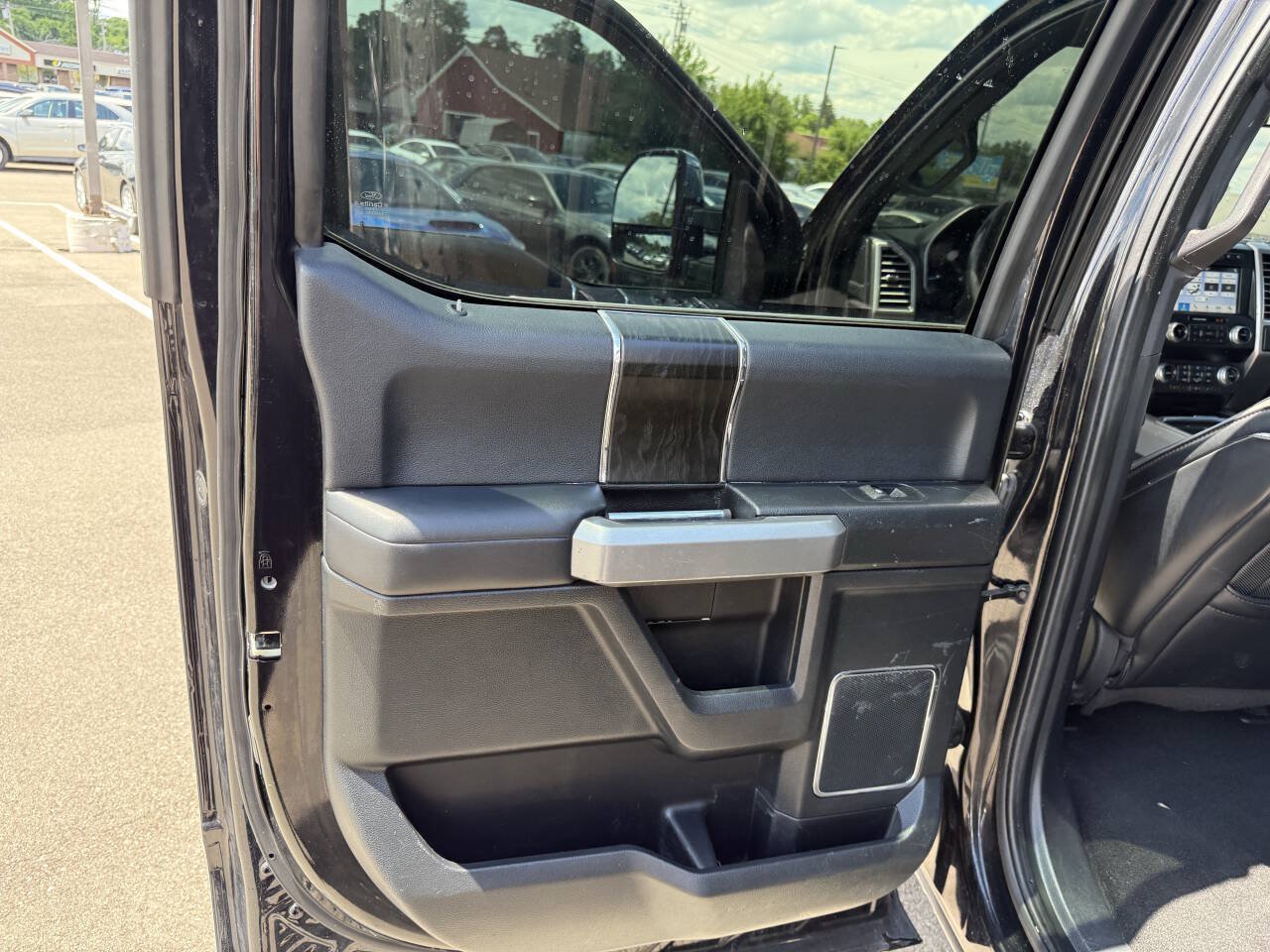 Used 2019 Ford F250 Platinum w/ Platinum Ultimate Package AWD/4WD image 19
