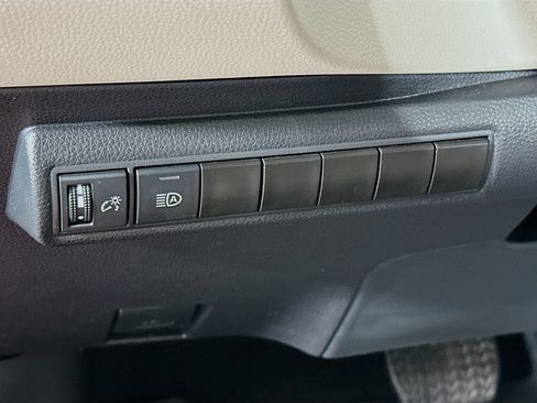 Used 2025 Toyota Corolla LE image 17