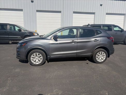 Used 2020 Nissan Rogue Sport S image 4