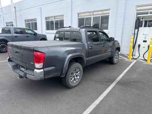 Used 2016 Toyota Tacoma SR5 w/ SR5 Appearance Package (SN) AWD/4WD image 7