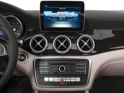 Used 2018 Mercedes-Benz CLA 250 4MATIC image 10