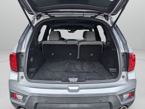 Used 2023 Honda Passport EX-L image 11