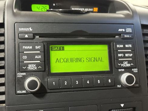 Used 2010 Kia Sedona LX image 14