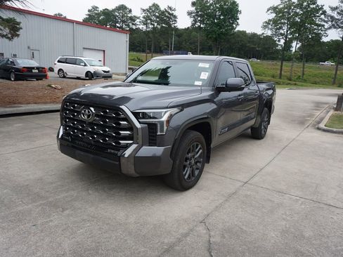 Used 2025 Toyota Tundra Platinum AWD/4WD image 25