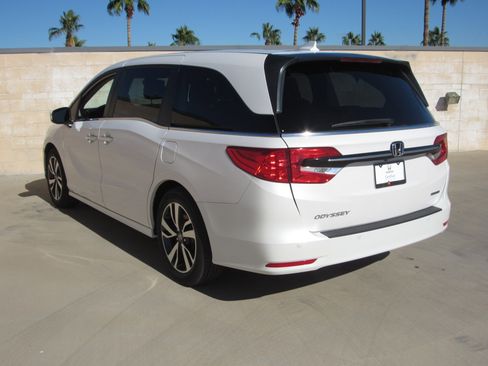 Used 2023 Honda Odyssey Touring image 6