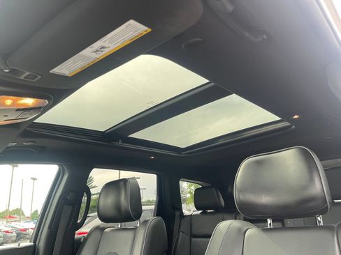 Used 2020 Jeep Grand Cherokee Overland AWD/4WD image 27