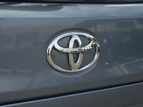 Used 2022 Toyota Corolla Cross LE AWD/4WD image 28