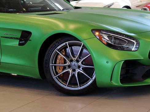 Used 2018 Mercedes-Benz AMG GT R image 9