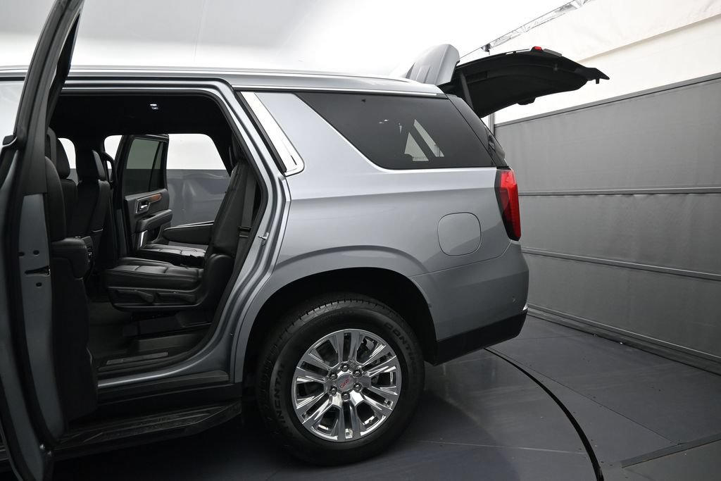 Used 2025 GMC Yukon Denali AWD/4WD image 12