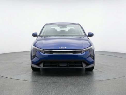Used 2025 Kia K4 FWD image 2