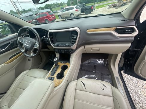 Used 2017 GMC Acadia Denali w/ Technology Package AWD/4WD image 39