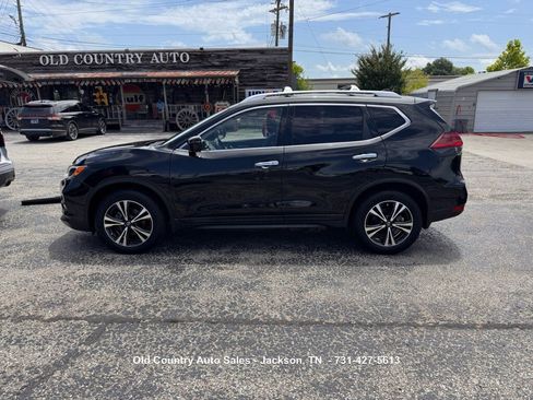 Used 2019 Nissan Rogue SV w/ Premium Package FWD image 1