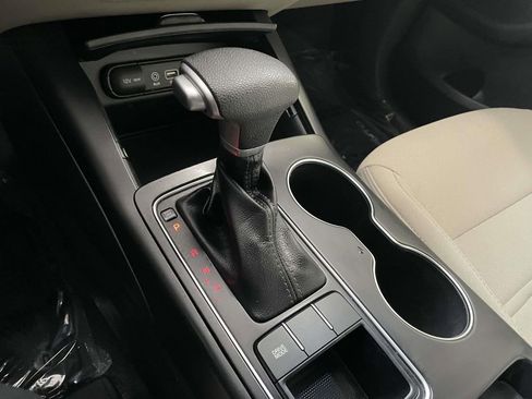 Used 2020 Kia Sorento LX image 40