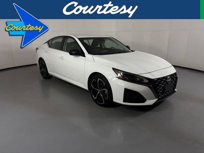 Used 2023 Nissan Altima 2.5 SR