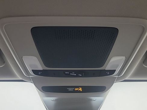 Certified 2024 Honda HR-V LX image 32