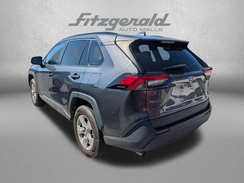 Used 2021 Toyota RAV4 XLE AWD/4WD image 4