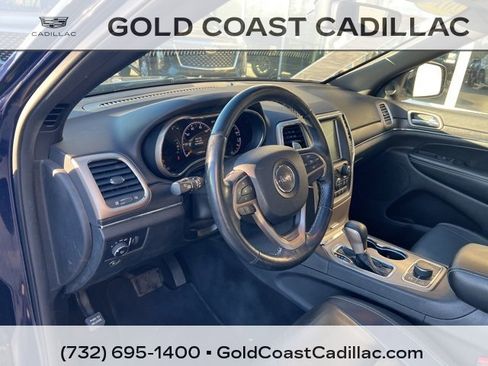 Used 2017 Jeep Grand Cherokee Limited image 16