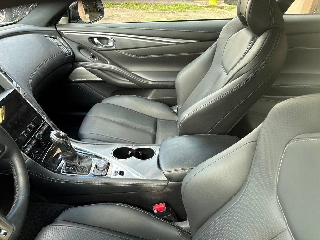 Used 2022 INFINITI Q60 3.0t Luxe w/ Cargo Package RWD image 9