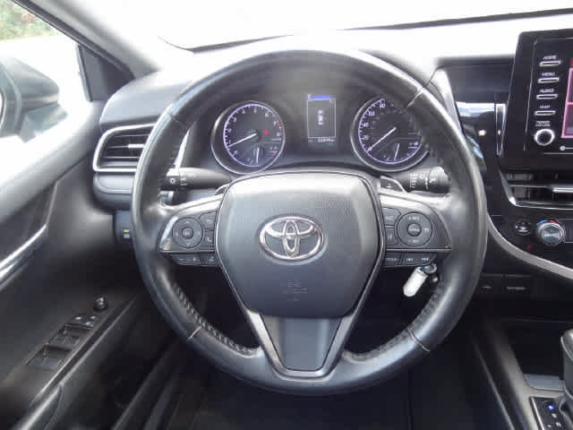 Used 2023 Toyota Camry SE w/ Cold Weather Package FWD image 12