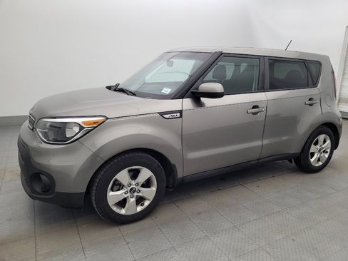 Used 2019 Kia Soul FWD image 2