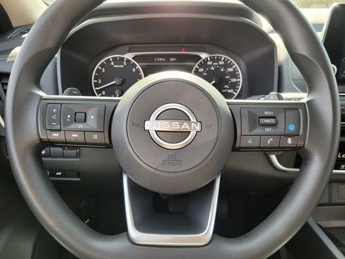 Used 2024 Nissan Rogue SV image 30