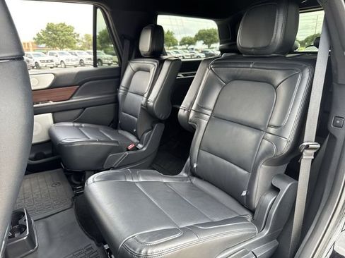 Used 2024 Lincoln Navigator Reserve AWD/4WD image 23