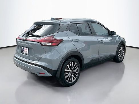 Used 2022 Nissan Kicks SV FWD image 7
